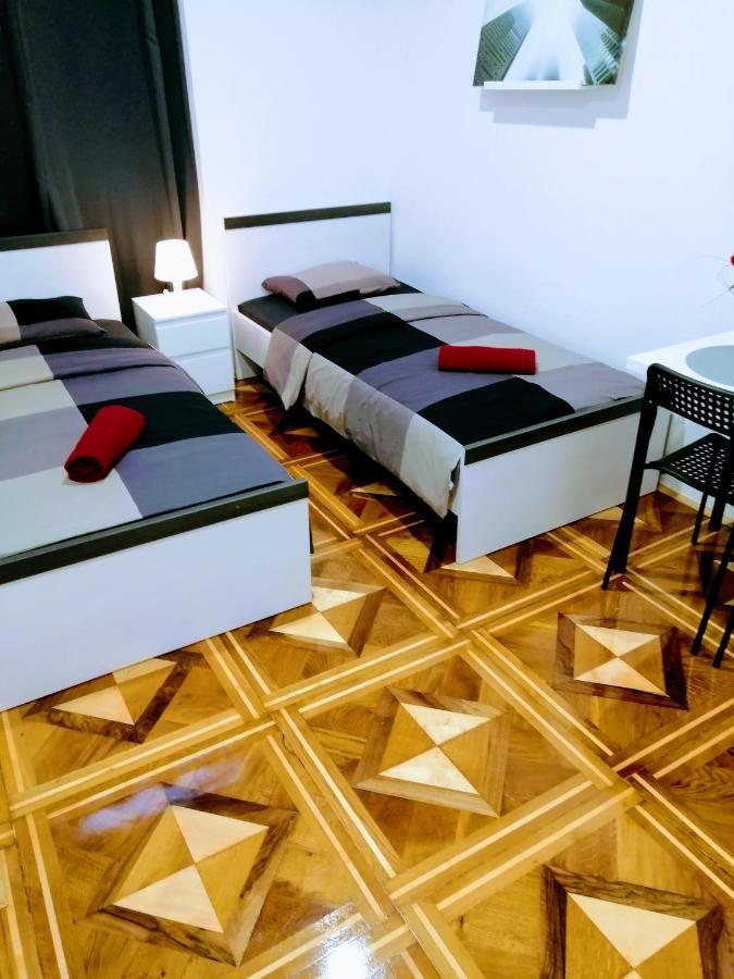 Zpula Center Studio Apartments Exterior photo