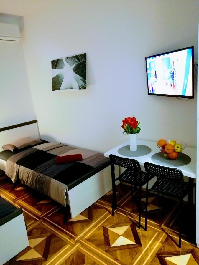 Zpula Center Studio Apartments Exterior photo