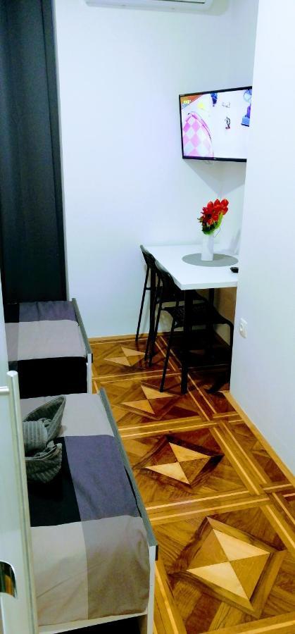 Zpula Center Studio Apartments Exterior photo